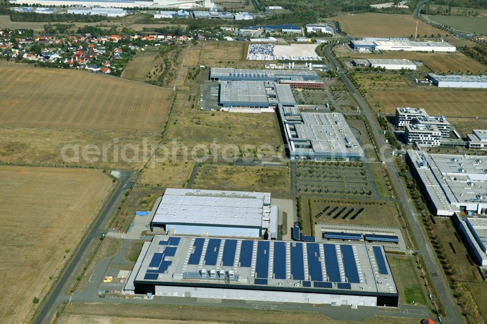 Aerial photograph Bitterfeld-Wolfen - Building and production halls on the premises of Solibro GmbH on Sonnenallee in the district Thalheim in Bitterfeld-Wolfen in the state Saxony-Anhalt, Germany