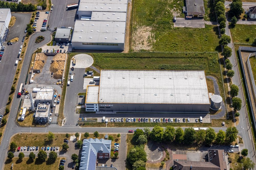 Aerial photograph Werl - Building and production halls on the premises of Tecnonic GmbH on Zunftweg and logistics building of Kulle Logistik GmbH & Co. KG on Lohdiecksweg in the district Westoennen in Werl in the state North Rhine-Westphalia, Germany