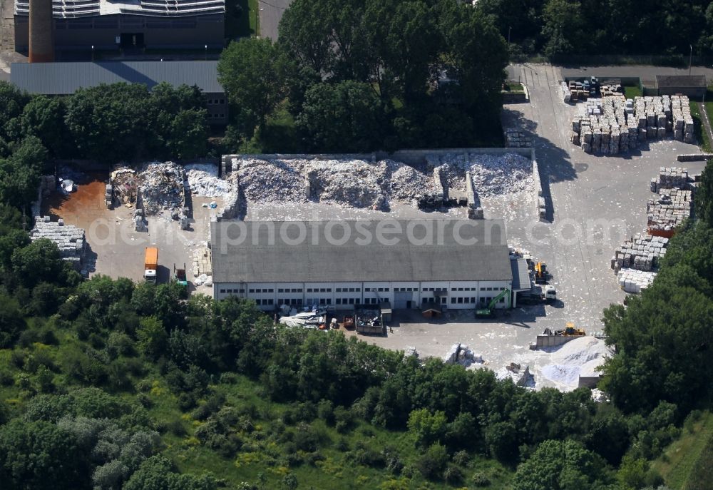 Erfurt from the bird's eye view: Building and production halls on the premises of Thueringen Recycling GmbH on August-Roebling-Strasse in the district Gispersleben in Erfurt in the state Thuringia, Germany