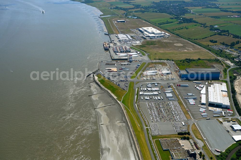 Aerial photograph Cuxhaven - Building and production halls on the premises of Titan Wind Energy (Germany) GmbH on street Hermann-Honnef-Strasse in Cuxhaven in the state Lower Saxony, Germany