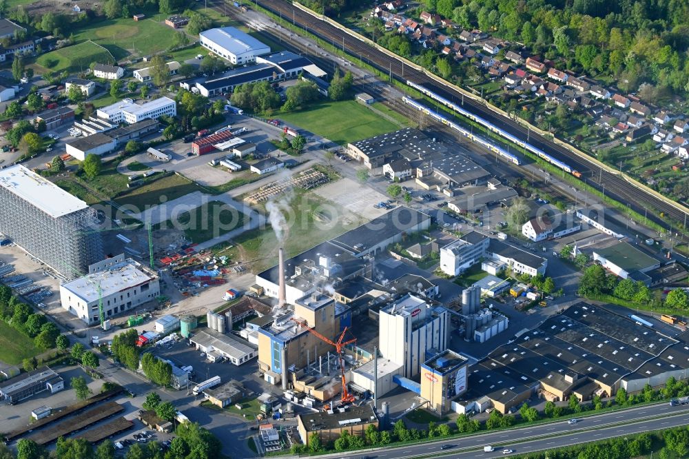 Aerial photograph Uelzen - Building and production halls on the premises of Uelzena eG Im Neuen Felde in Uelzen in the state Lower Saxony, Germany