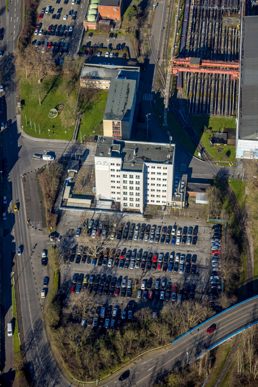 Aerial photograph Mülheim an der Ruhr - Factory premises Vallourec Deutschland GmbH on Schuetzenstrasse in the district Duempten in Muelheim an der Ruhr in the state North Rhine-Westphalia, Germany