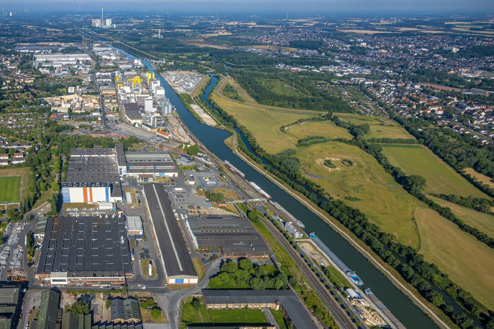 Aerial image Hamm - Building and production halls on the premises of voestalpine Boehler Welding Group GmbH on street Hafenstrasse in the district Heessen in Hamm at Ruhrgebiet in the state North Rhine-Westphalia, Germany