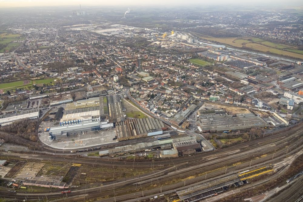 Hamm from above - Building and production halls on the premises der WDI - Westfaelische Drahtindustrie GmbH along the Banningstrasse in Hamm at Ruhrgebiet in the state North Rhine-Westphalia, Germany
