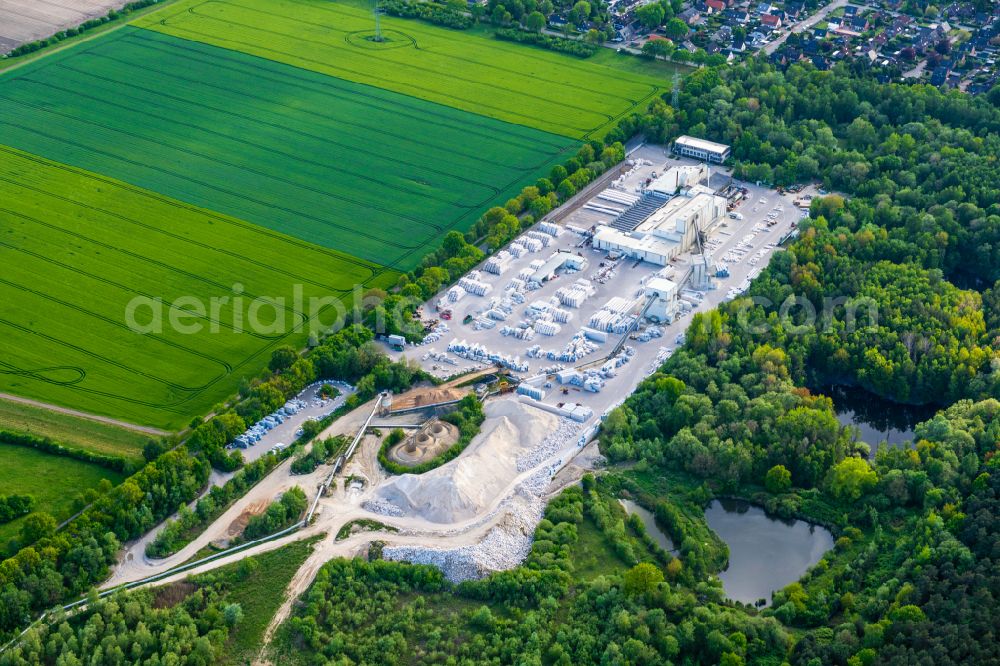 Reinbek from the bird's eye view: Building and production halls on the premises of Xella Deutschland GmbH in Reinbek in the state Schleswig-Holstein, Germany