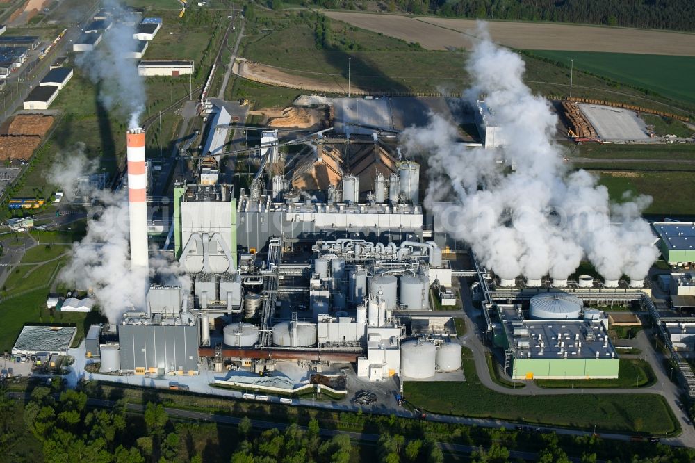 Aerial image Arneburg - Building and production halls on the premises of Zellstoff Stendal GmbH in Industriegebiet Industrie- and Gewerbepark Altmark in Arneburg in the state Saxony-Anhalt, Germany
