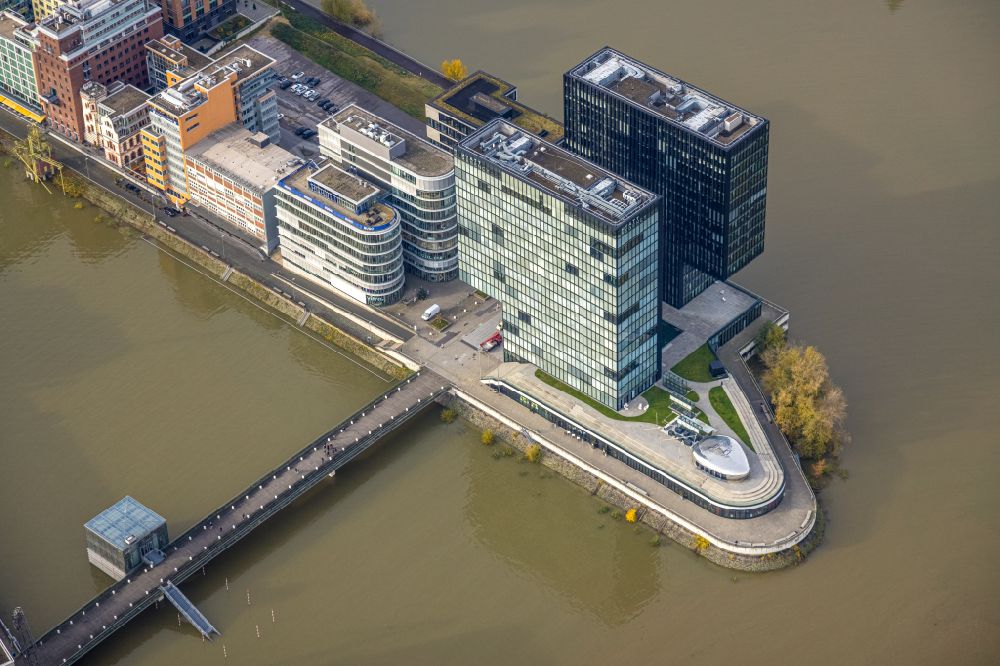 Aerial image Düsseldorf - Western Media Harbour area on the riverbank of the Rhine in Duesseldorf in the state of North Rhine-Westphalia, Germany
