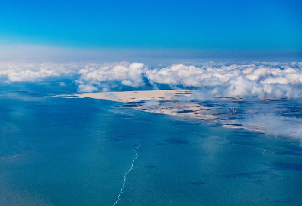 Hooge from the bird's eye view: Weather situation with cloud formation over Norderoogsand in Hallig Hooge in the state Schleswig-Holstein, Germany