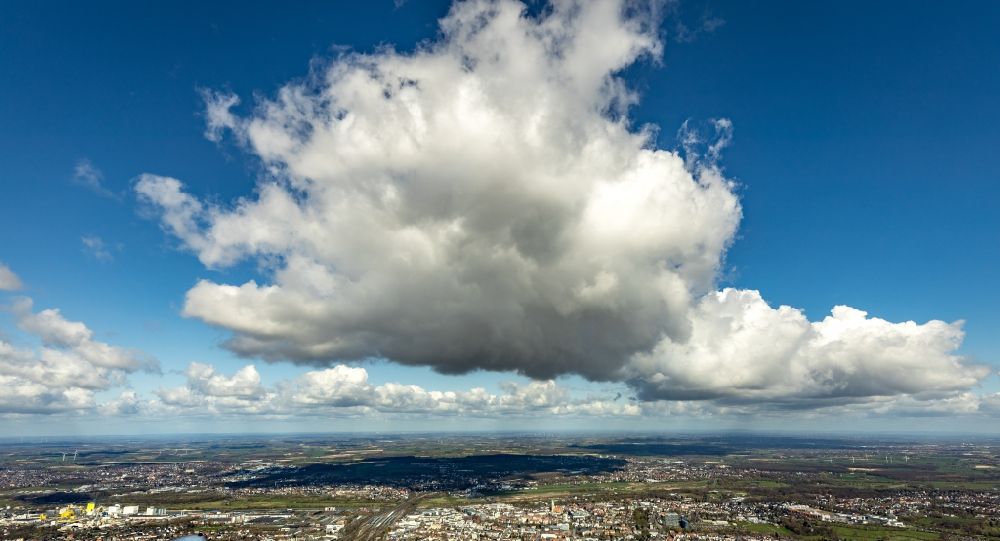 Aerial image Hamm - Weather conditions with cloud formation in the district Heessen in Hamm at Ruhrgebiet in the state North Rhine-Westphalia, Germany