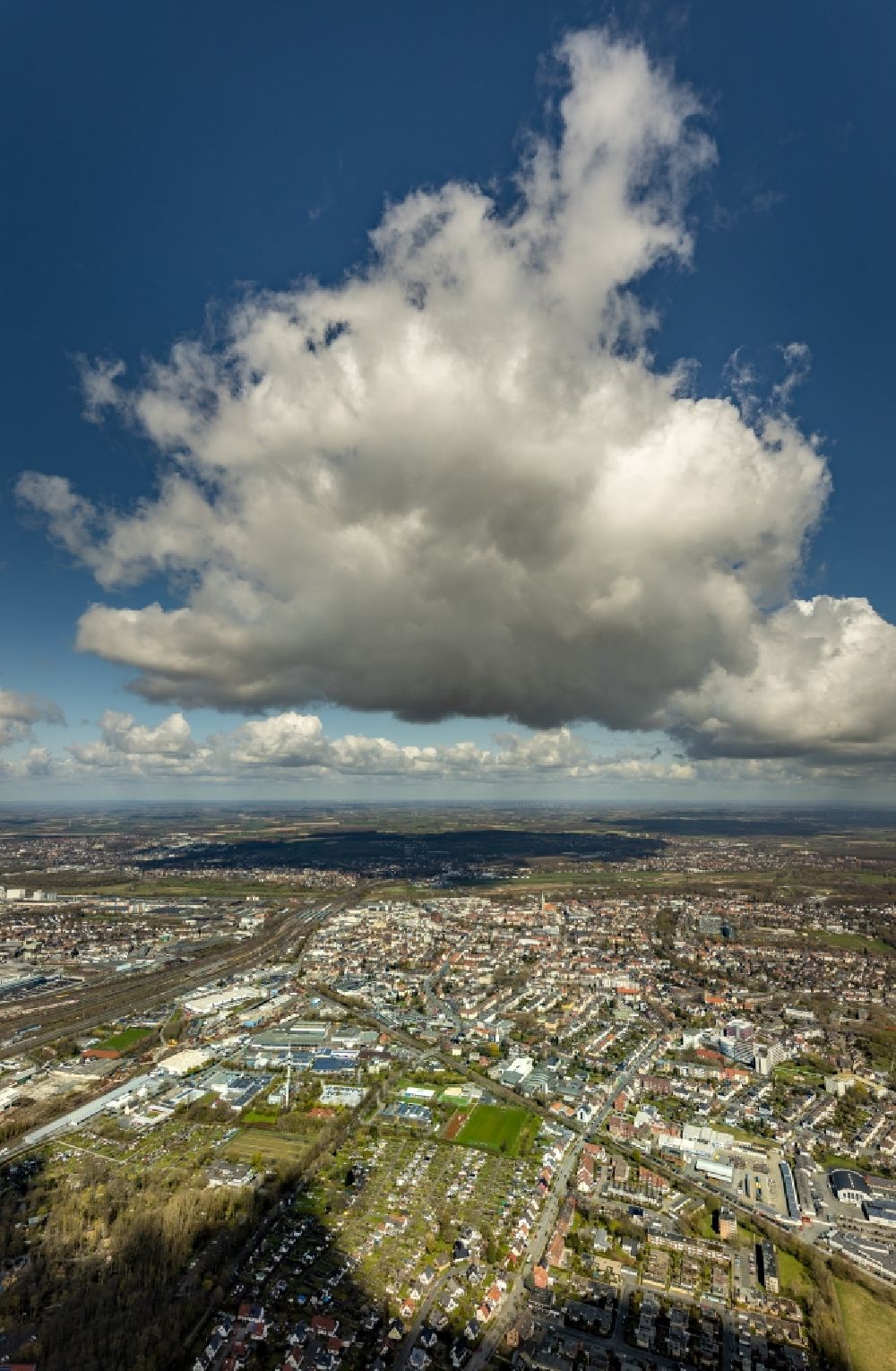 Aerial photograph Hamm - Weather conditions with cloud formation in the district Heessen in Hamm at Ruhrgebiet in the state North Rhine-Westphalia, Germany