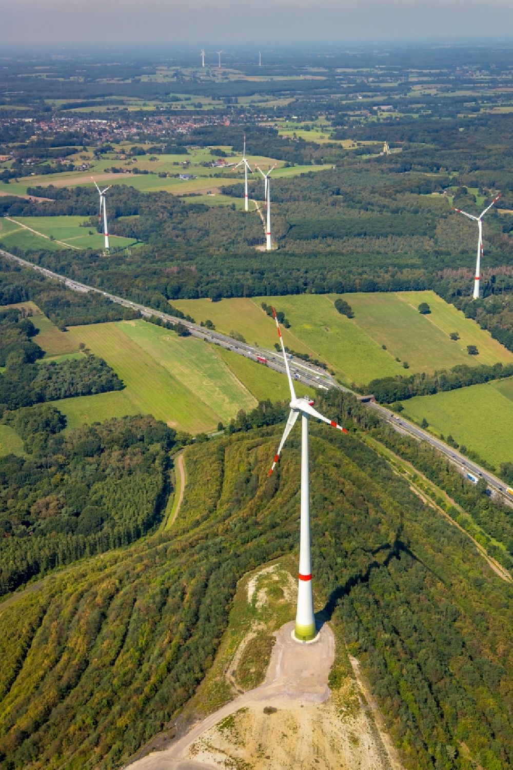 Hünxe from above - Wind turbines on the site of the former mining dump Lohberg in Huenxe in the state of North Rhine-Westphalia, Germany