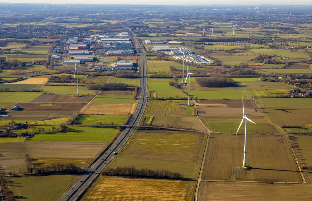 Aerial photograph Freiske - Wind turbine windmills on a field in Freiske in the state North Rhine-Westphalia, Germany