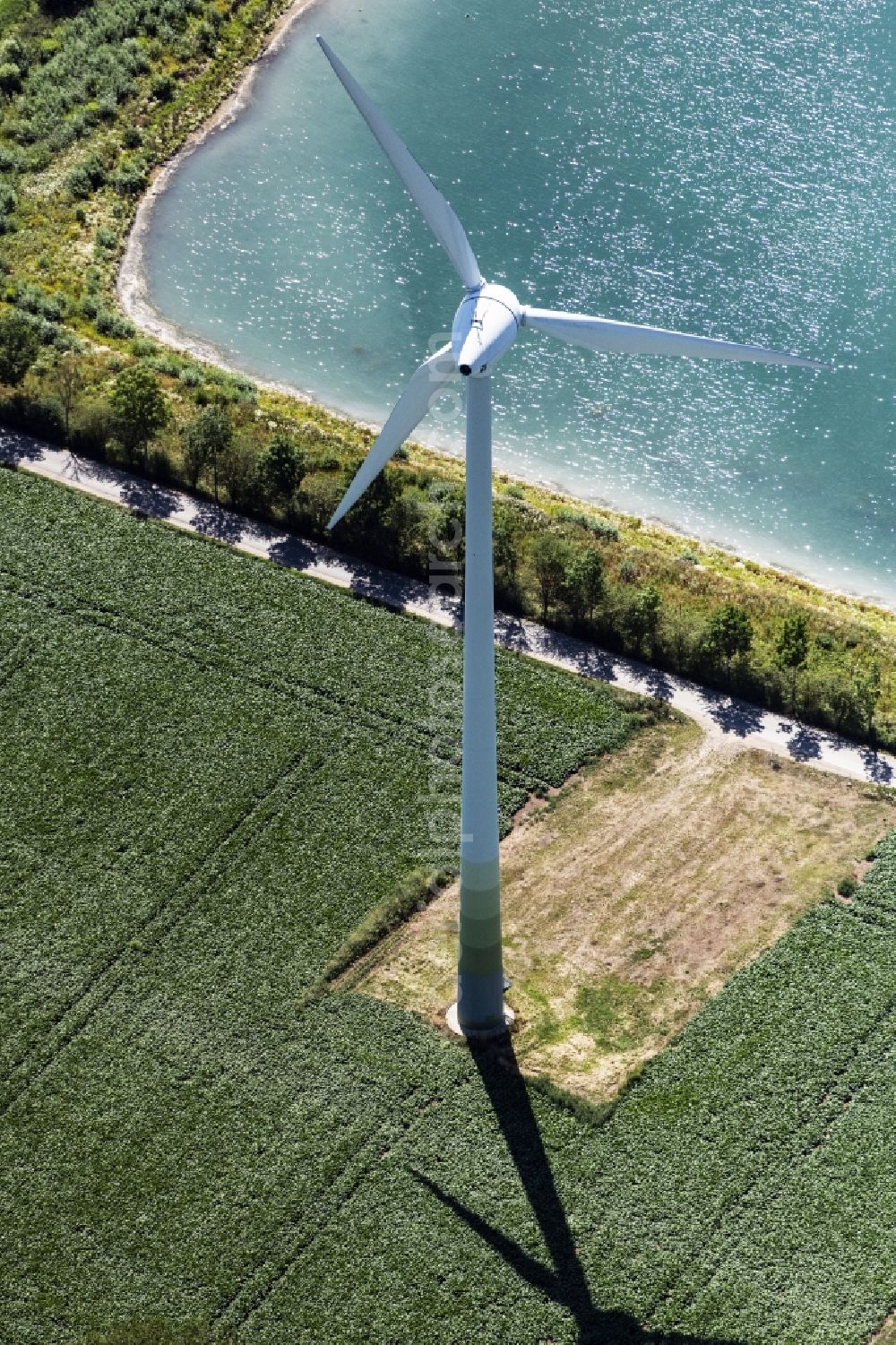 Aerial photograph Emmerich am Rhein - Wind turbine windmills on a field in Emmerich am Rhein in the state North Rhine-Westphalia, Germany