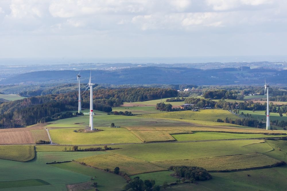 Sundern (Sauerland) from the bird's eye view: Wind turbines on a field between Menden and Sundern in the Sauerland in the state North Rhine-Westphalia, Germany