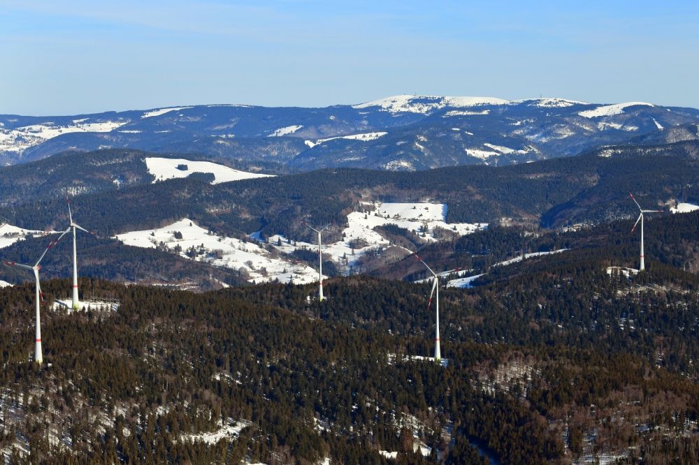 Schopfheim from the bird's eye view: Wind farm on the snow covered Rohrenkopf, the local mountain of Gersbach, a district of Schopfheim in Baden-Wuerttemberg