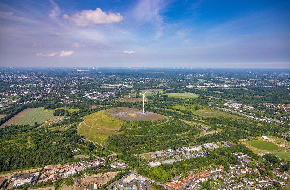 Gladbeck from above - Wind turbine installation on the overburden dump hill of the Mottbruchhalde in Gladbeck at Ruhrgebiet in the state North Rhine-Westphalia, Germany