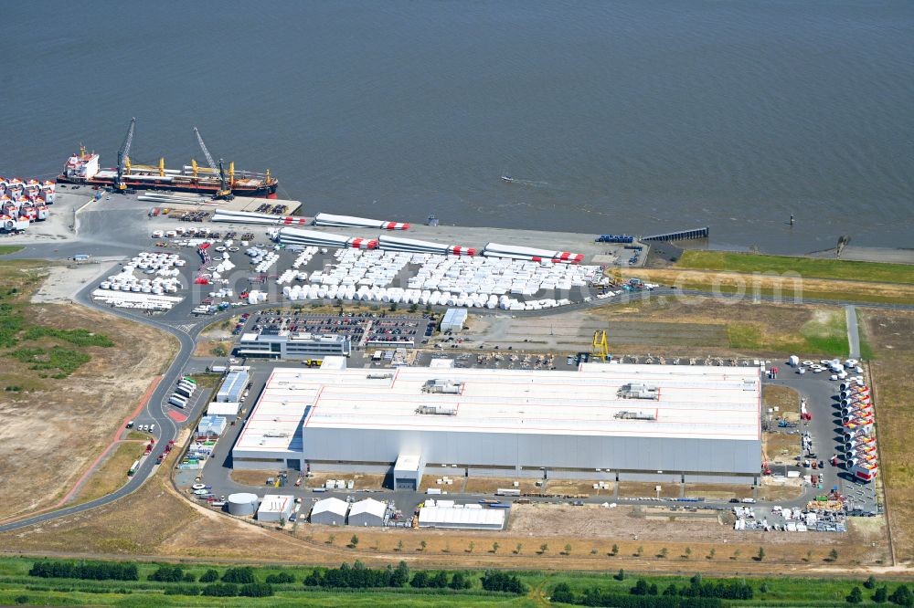 Cuxhaven from the bird's eye view: Wind turbine assembly and manufacturing plant in the industrial area of Siemens Offshore-Windturbinenwerk in Cuxhaven in the state Lower Saxony, Germany