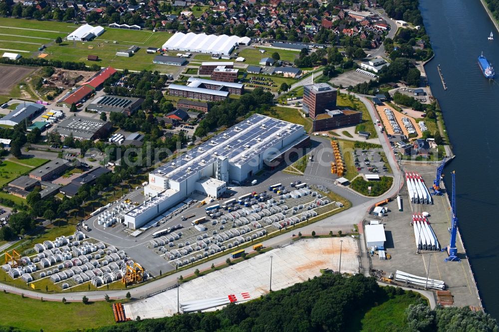 Aerial photograph Osterrönfeld - Wind turbine assembly and manufacturing plant in the industrial area of Max Boegl Fertigteilwerke GmbH & Co. KG in the district Stampfmuehle in Osterroenfeld in the state Schleswig-Holstein, Germany