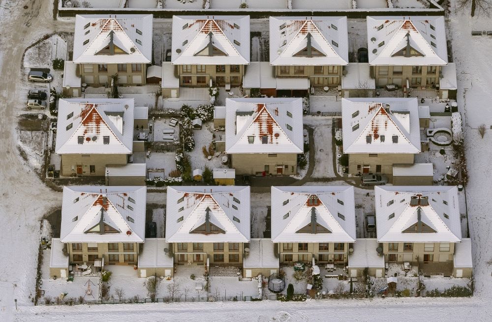Dortmund from above - Winter - Aerial view of snow-covered terrain of the residential area on the Florence Way in Dortmund in North Rhine-Westphalia