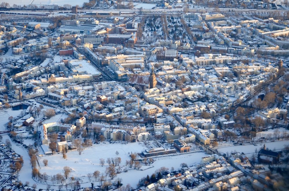 Aerial photograph Brandenburg an der Havel - Wintry snowy old Town area and city center in Brandenburg an der Havel in the state Brandenburg, Germany