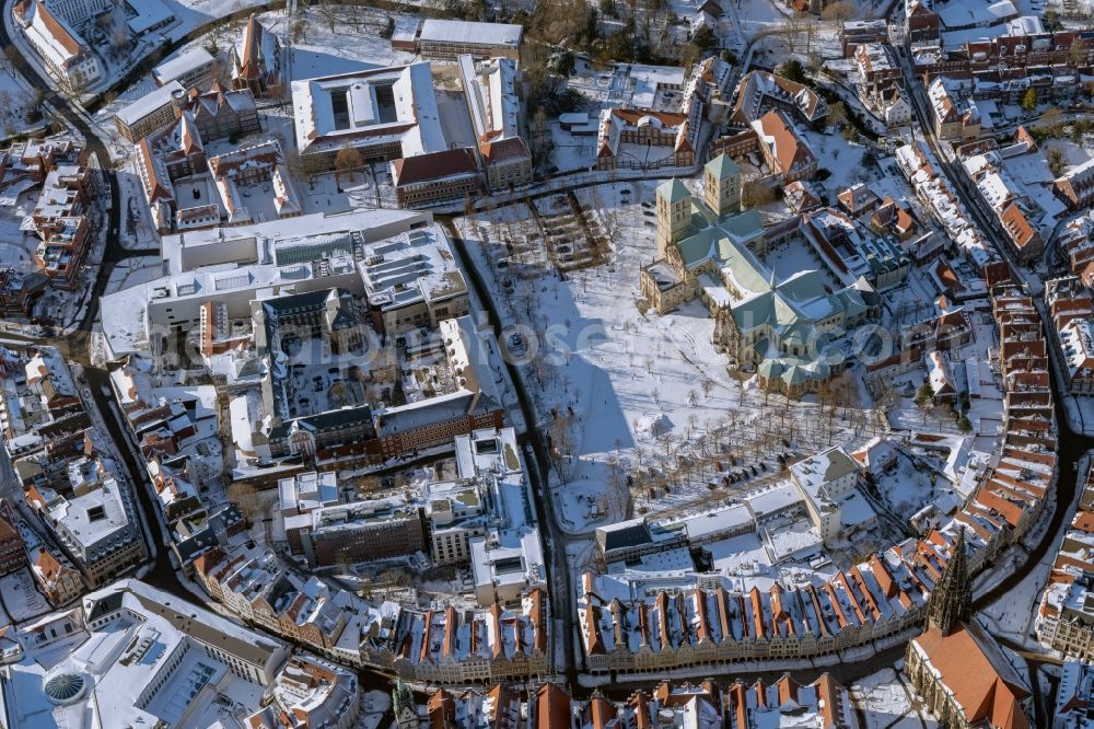 Münster from the bird's eye view: Wintry snowy old Town area and city center in Muenster in the state North Rhine-Westphalia, Germany