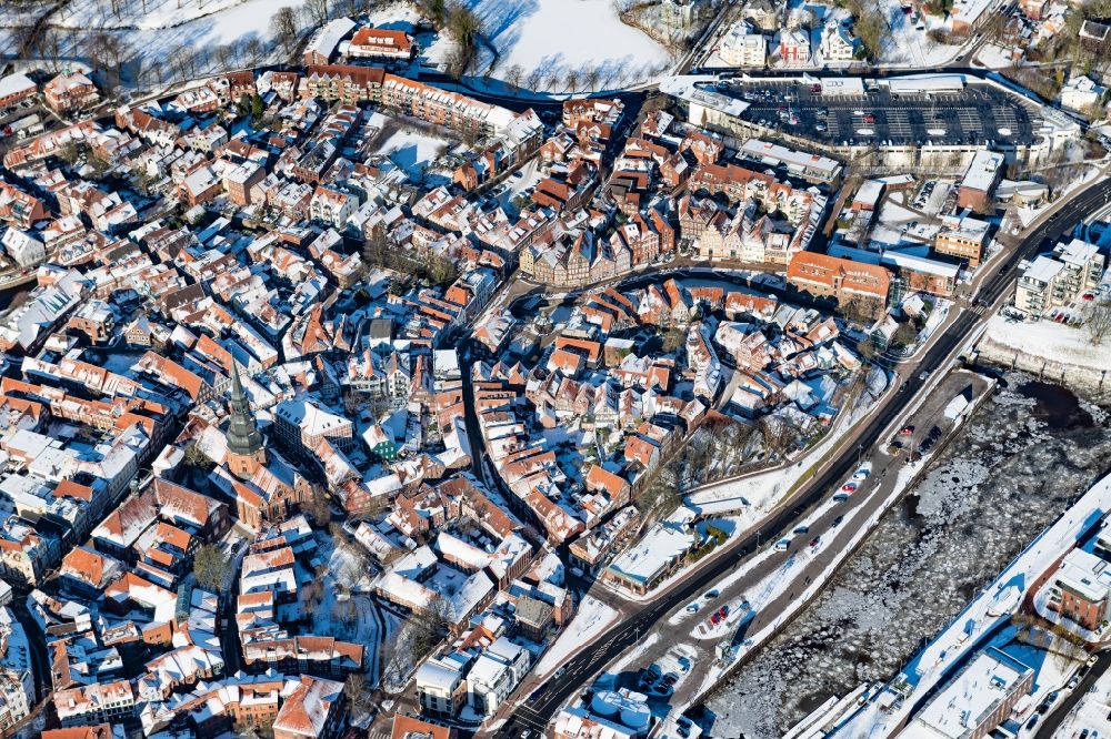 Aerial photograph Stade - Wintry snowy old town area and inner city center in Stade in the state Lower Saxony, Germany