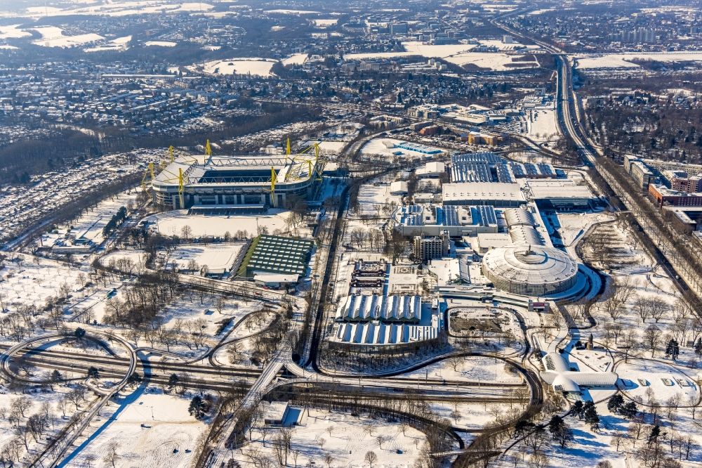 Dortmund from the bird's eye view: Wintry snowy exhibition grounds and exhibition halls of the Westfalen Halls in Dortmund in the state of North Rhine-Westphalia
