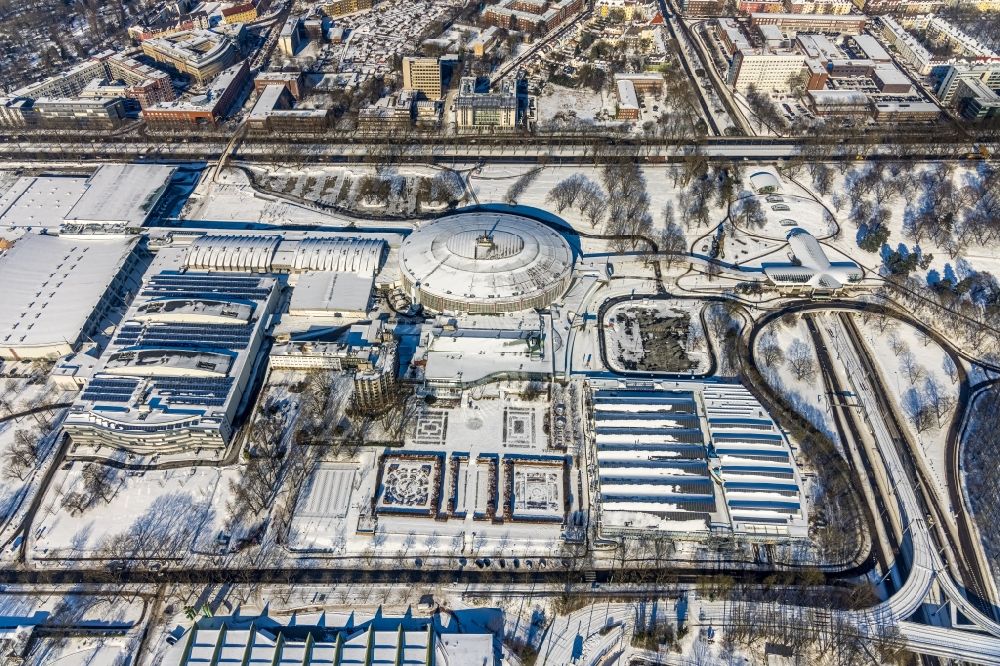 Aerial photograph Dortmund - Wintry snowy exhibition grounds and exhibition halls of the Westfalen Halls in Dortmund in the state of North Rhine-Westphalia