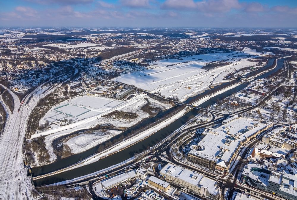 Hamm from above - Wintry snowy building site for the construction and layout of a new park with paths and green areas of Erlebnisraum Lippeaue along the Lippe in Hamm at Ruhrgebiet in the state North Rhine-Westphalia, Germany