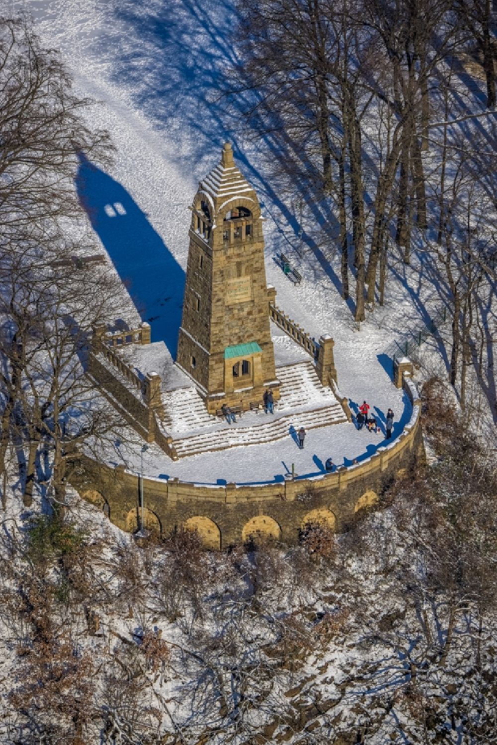 Aerial image Witten - Wintry snowy structure of the observation tower Berger - Denkmal in Witten in the state North Rhine-Westphalia, Germany