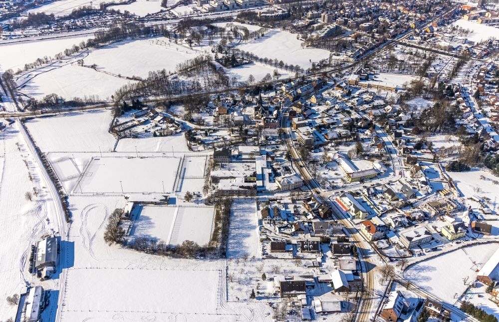 Hamm from above - Wintry snowy ensemble of sports grounds of VfL Mark 1928 e.V. and the Realschule Mark in Hamm at Ruhrgebiet in the state North Rhine-Westphalia, Germany