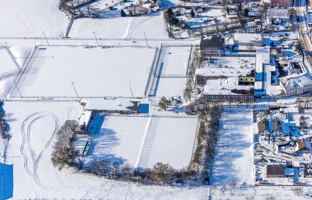 Hamm from above - Wintry snowy ensemble of sports grounds of VfL Mark 1928 e.V. in the district Norddinker in Hamm at Ruhrgebiet in the state North Rhine-Westphalia, Germany