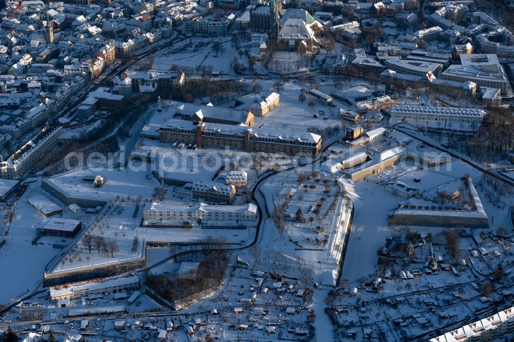 Erfurt from above - Wintry snowy facade of the monument Defensionskaserne on Peterskirche on Zitadelle Petersberg in the district Altstadt in Erfurt in the state Thuringia, Germany