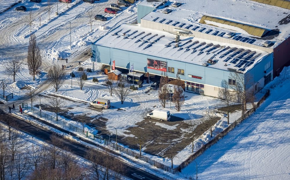 Aerial photograph Hamm - Wintry snowy leisure Centre - Amusement Park of the the bowling alley MaxiStrike Hamm on Karl-Kossmann-Strasse in the district Norddinker in Hamm at Ruhrgebiet in the state North Rhine-Westphalia, Germany