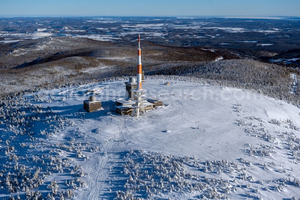 Aerial image Schierke - Wintry snowy radio tower and transmitter on the crest of the mountain range Brocken in Harz in Schierke in the state Saxony-Anhalt, Germany