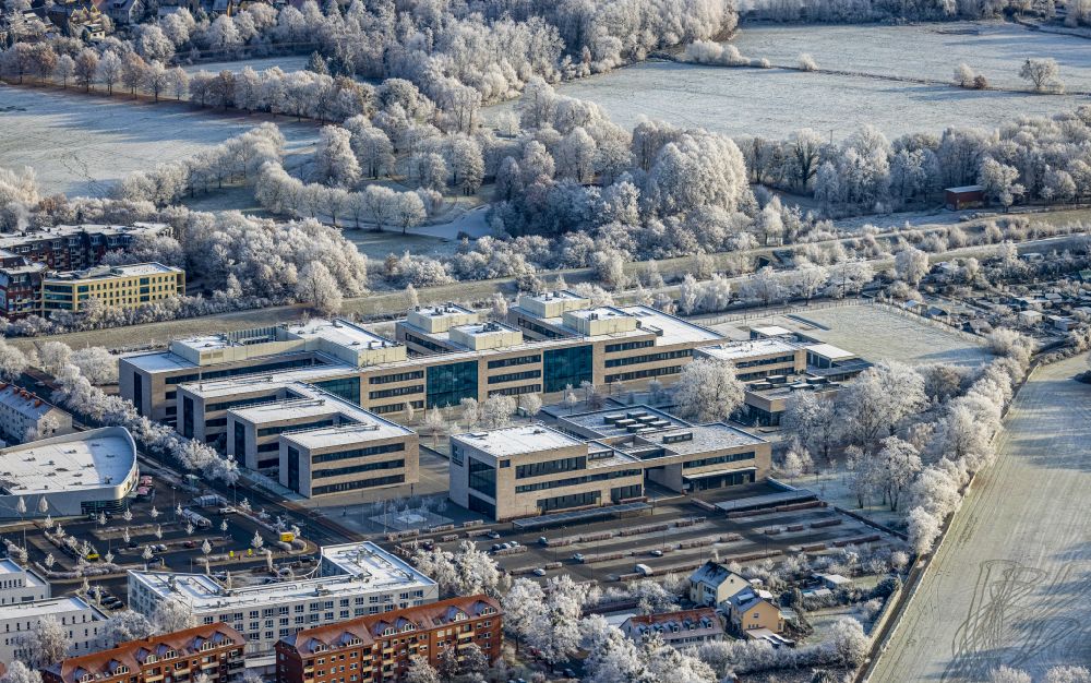 Hamm from the bird's eye view: Wintry snowy building complex of the university Hamm-Lippstadt an der Marker Allee in Hamm at Ruhrgebiet in the state North Rhine-Westphalia