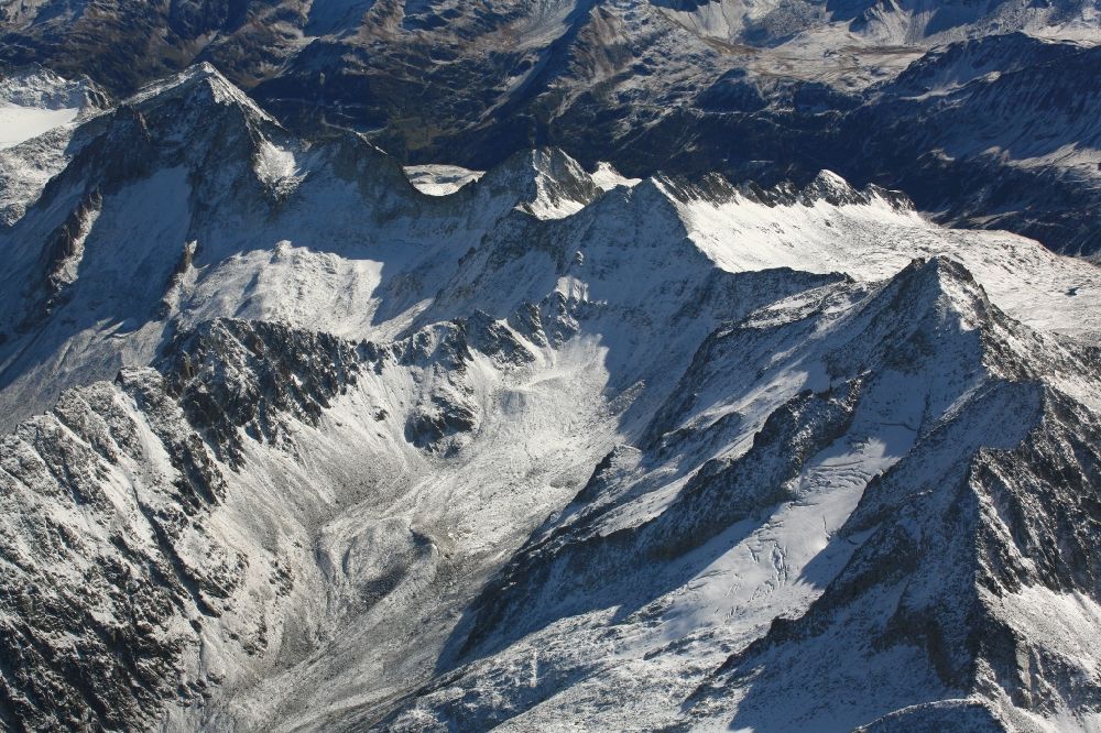 Aerial photograph Obergoms VS - Wintry snowy Summits in the landscape of the Gotthardmassiv at the Pizzo Gallina (right) in Obergoms VS in the canton Wallis, Switzerland