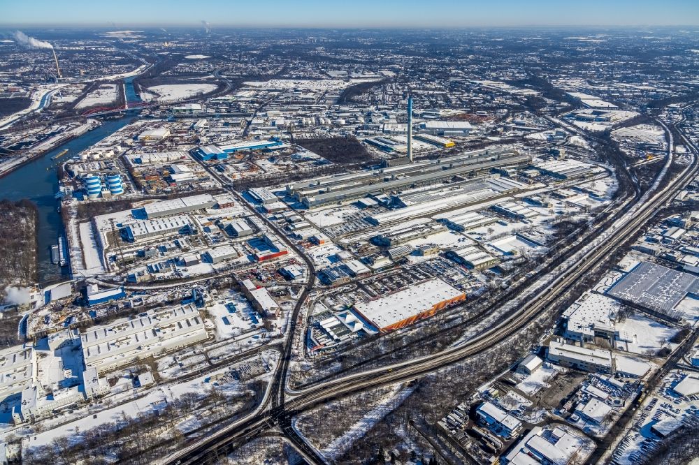 Aerial photograph Essen - Wintry snowy industrial and commercial area in Bergeborbeck in the state North Rhine-Westphalia, Germany