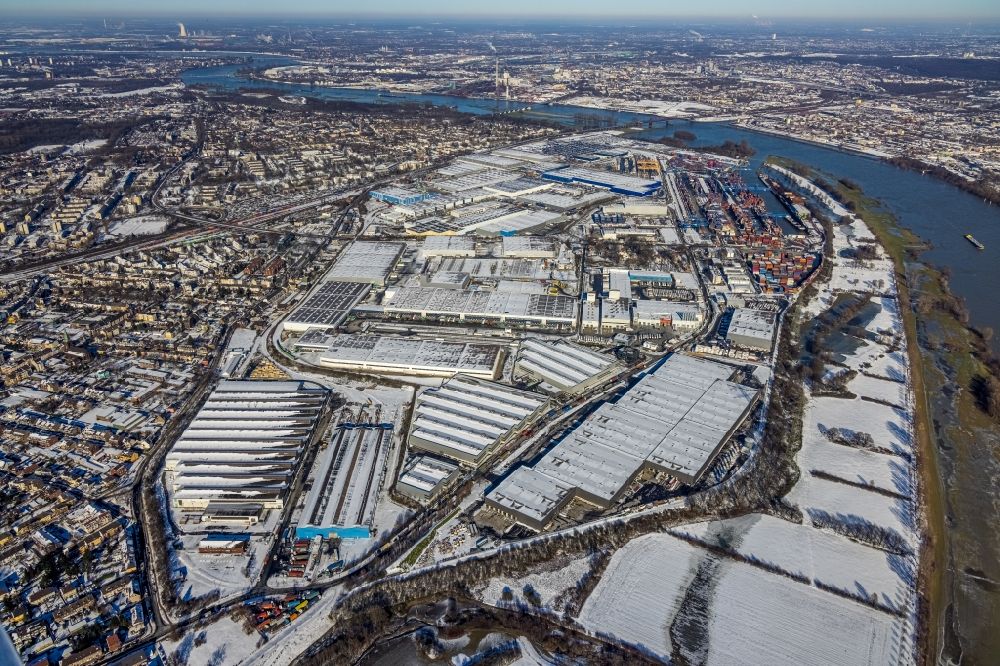 Aerial image Duisburg - Wintry snowy industrial and commercial area along the Bliersheimer Strasse - Bismarckstrasse in Duisburg in the state North Rhine-Westphalia, Germany