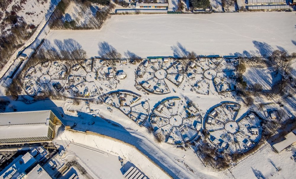 Dortmund from above - Wintry snowy allotment gardens and cottage settlement of Kleingartenanlage Mellmausland in Dortmund at Ruhrgebiet in the state North Rhine-Westphalia, Germany