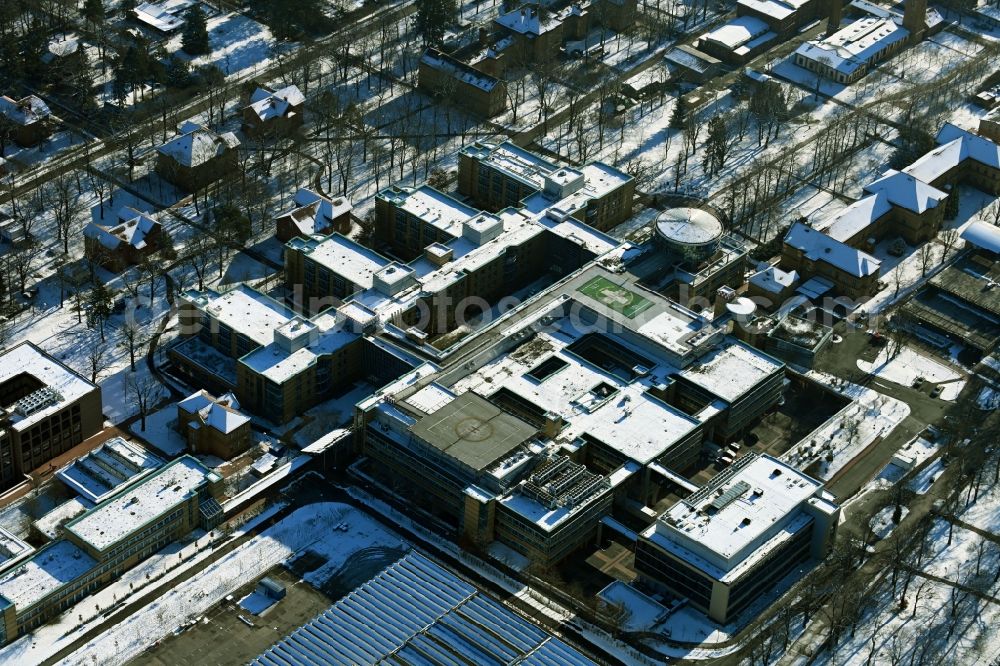 Aerial image Berlin - Wintry snowy hospital grounds of the accident clinic in the district Marzahn-Hellersdorf in Berlin