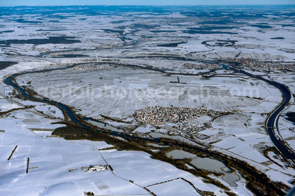 Aerial photograph Sommerach - Wintry snowy town view on the banks of the Main - river course and Main Canal in Sommerach in the state Bavaria, Germany