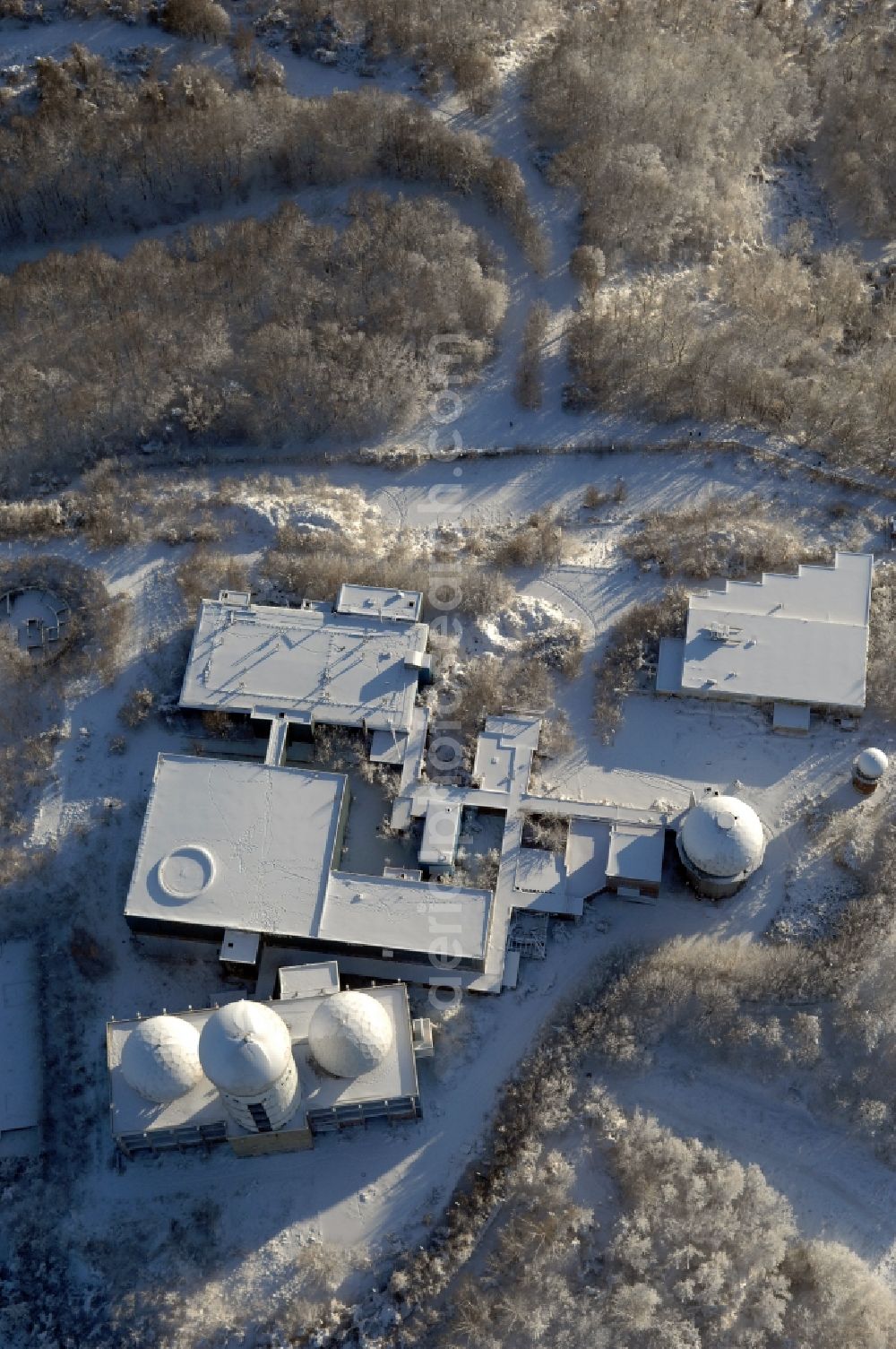 Aerial photograph Berlin - Wintry snowy ruins of the former American military interception and radar system on the Teufelsberg in Berlin - Charlottenburg
