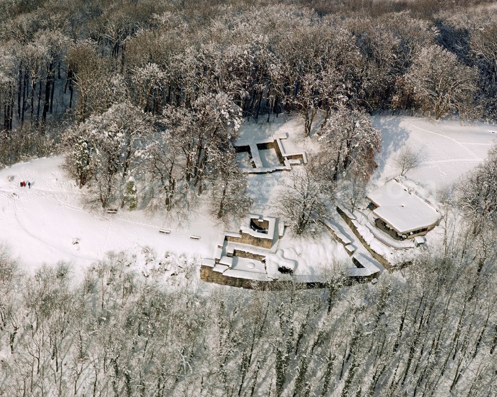 Göppingen from the bird's eye view: Wintry snowy ruins and vestiges of the former castle Hohenstaufen in Hohenstaufen in the state Baden-Wuerttemberg, Germany