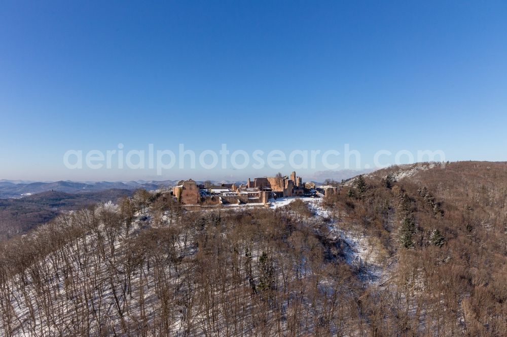 Aerial photograph Eschbach - Wintry snowy ruins and vestiges of the former castle and fortress Burgruine Madenburg in Eschbach in the state Rhineland-Palatinate