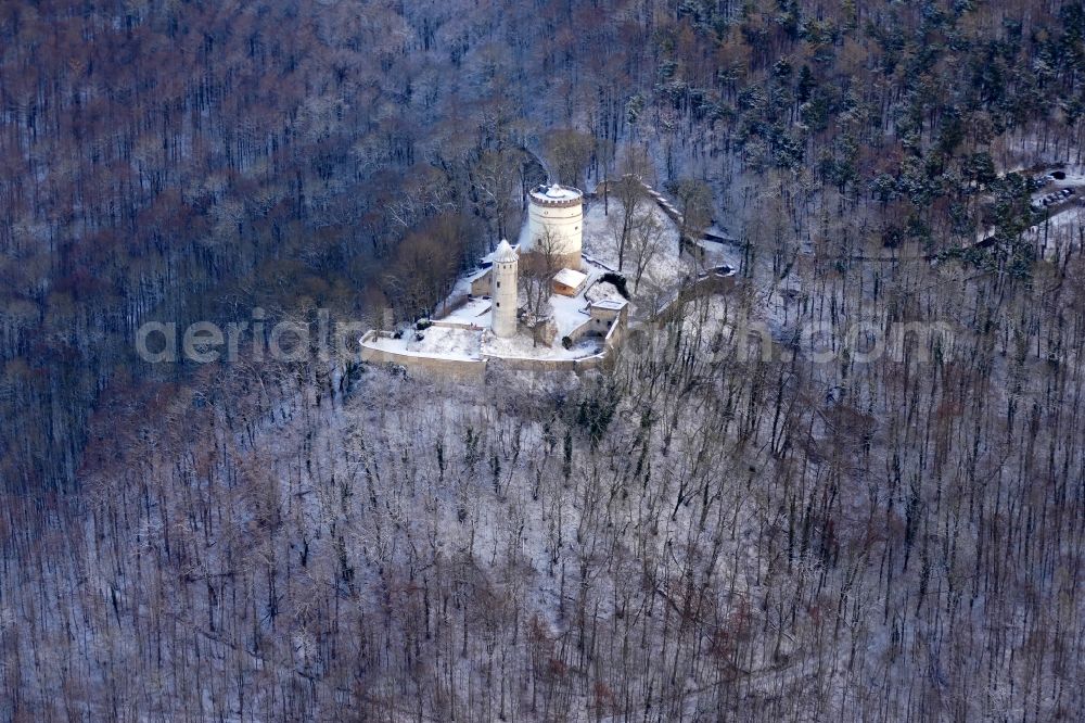 Aerial photograph Bovenden - Wintry snowy ruins and vestiges of the former castle and fortress Plesse in Bovenden in the state Lower Saxony, Germany