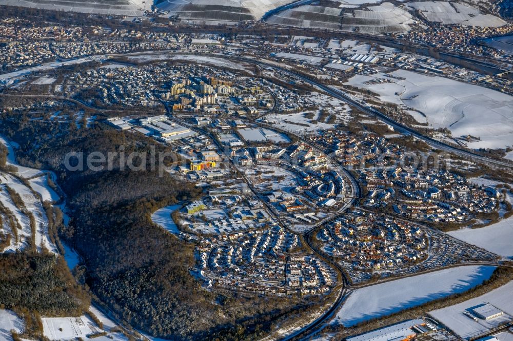 Aerial image Würzburg - Wintry snowy district in the city in the district Heuchelhof in Wuerzburg in the state Bavaria, Germany