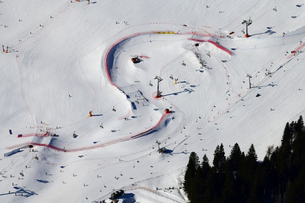 Feldberg (Schwarzwald) from the bird's eye view: Wintry snowy part of the parcour for the World Cup Ski Cross at the ski sports area Seebuck on the Feldberg mountain in Feldberg (Schwarzwald) in the state Baden-Wurttemberg, Germany