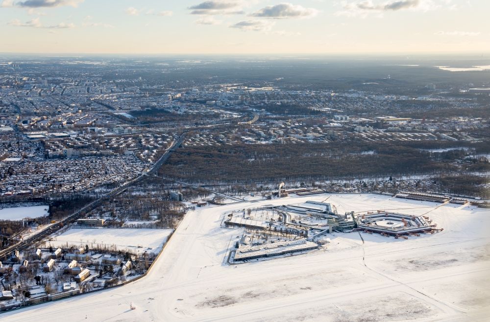 Aerial photograph Berlin - Wintry snowy end of flight operations at the terminal of the airport Berlin - Tegel