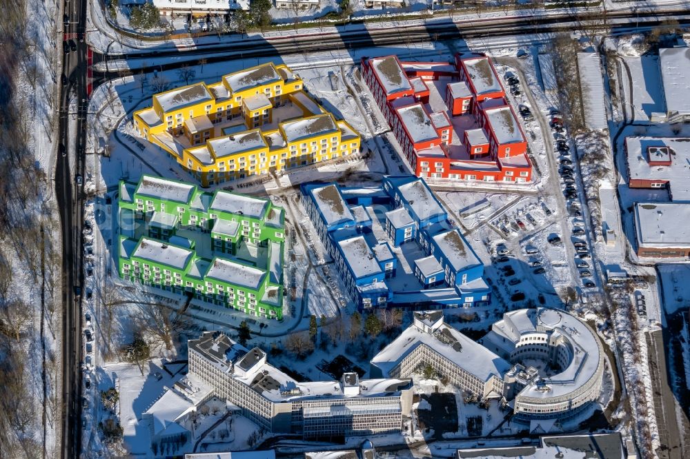 Münster from the bird's eye view: Wintry snowy student Residence - Building on Boeselagerstrasse in the district Aaseestadt in Muenster in the state North Rhine-Westphalia, Germany